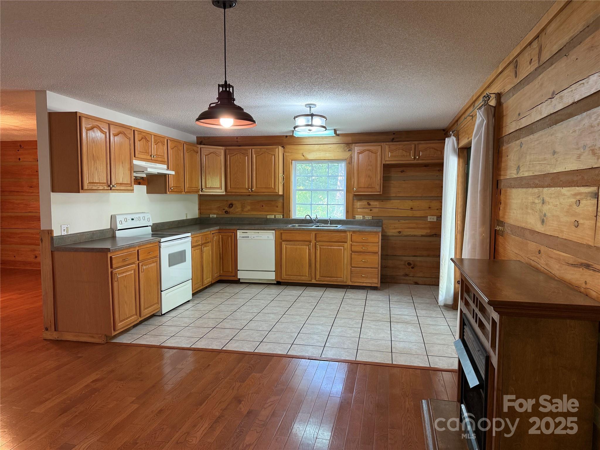 66 Ashlyn Lane — Tryon