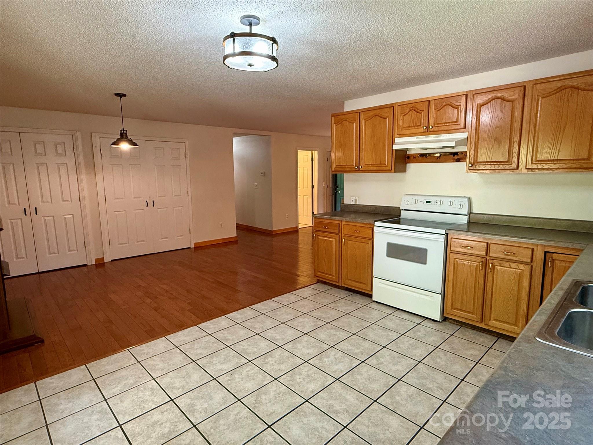 66 Ashlyn Lane — Tryon