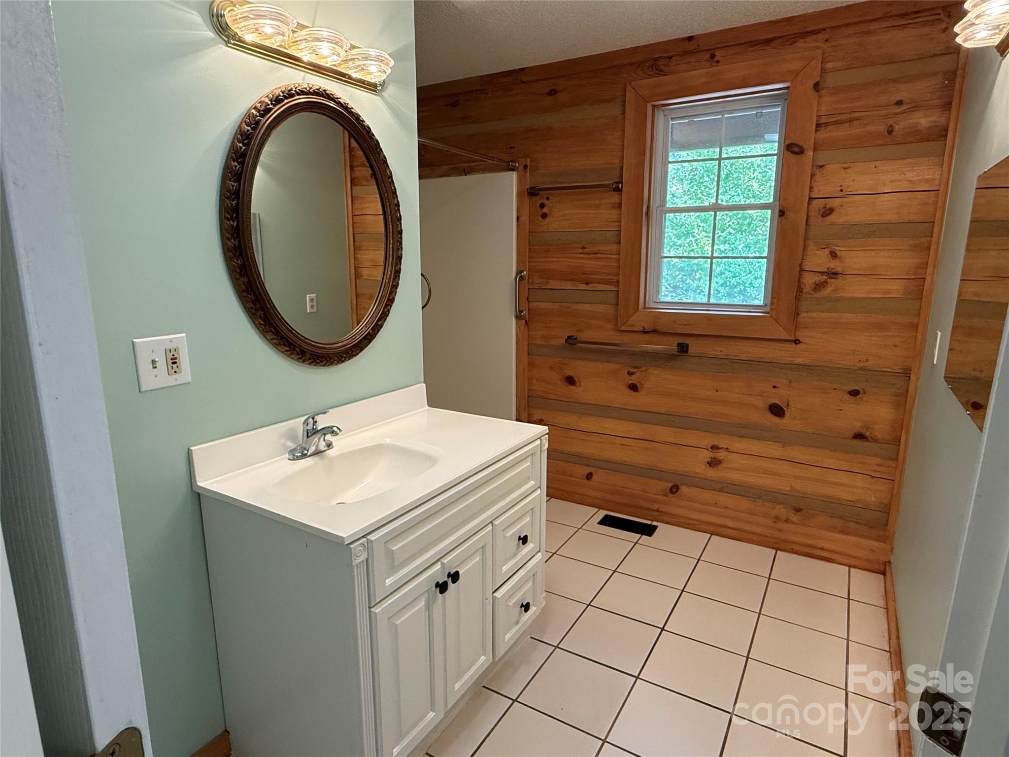 66 Ashlyn Lane — Tryon