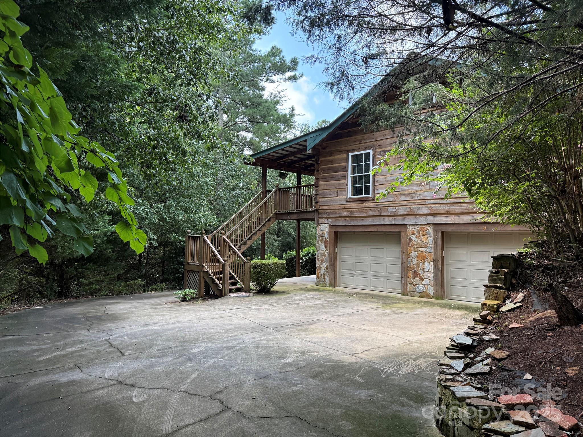66 Ashlyn Lane — Tryon