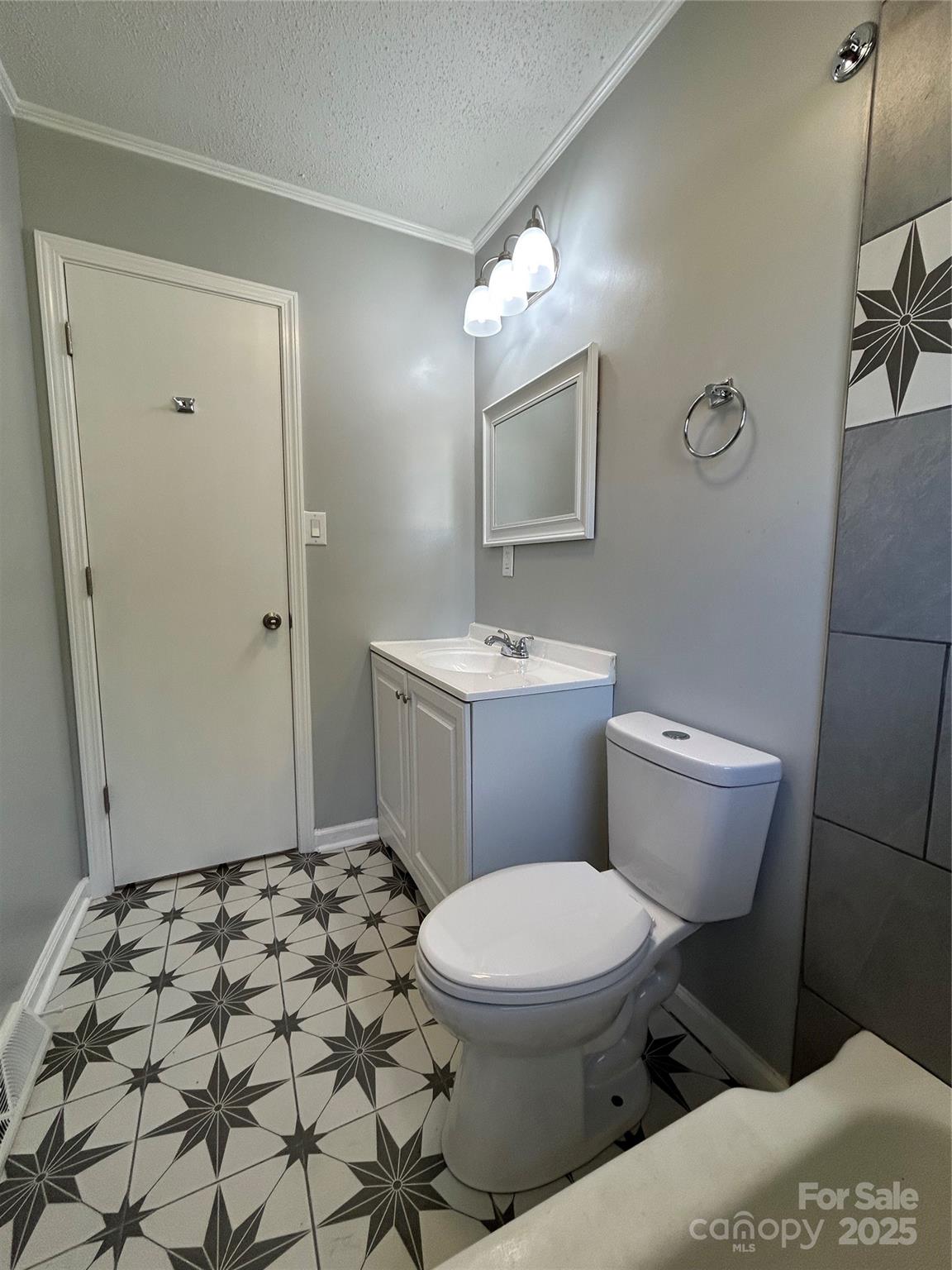 2218 W 5th Avenue — Gastonia