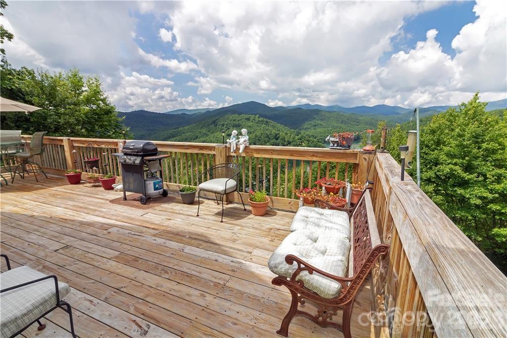 612 Old Home Place Road — Tuckasegee