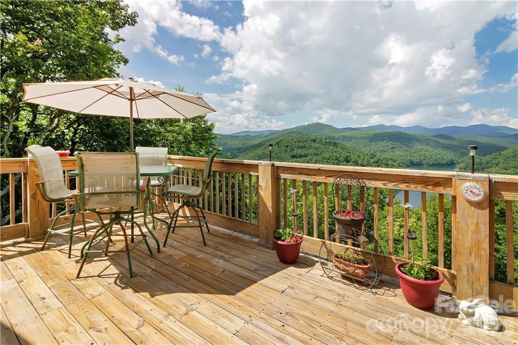 612 Old Home Place Road — Tuckasegee