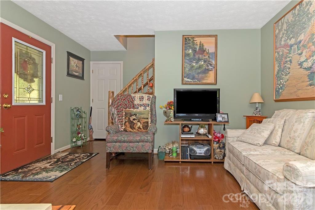 612 Old Home Place Road — Tuckasegee
