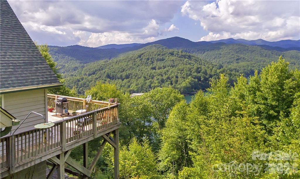 612 Old Home Place Road — Tuckasegee