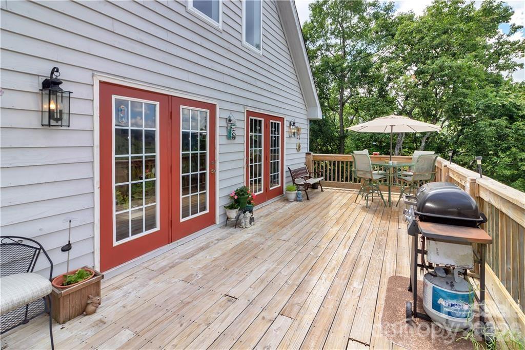 612 Old Home Place Road — Tuckasegee