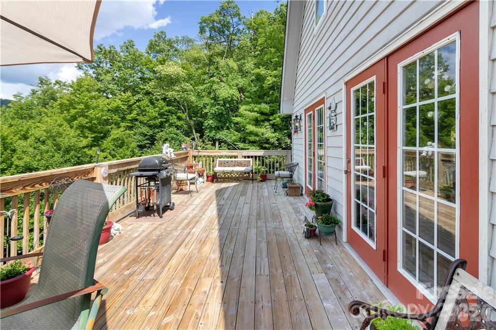 612 Old Home Place Road — Tuckasegee