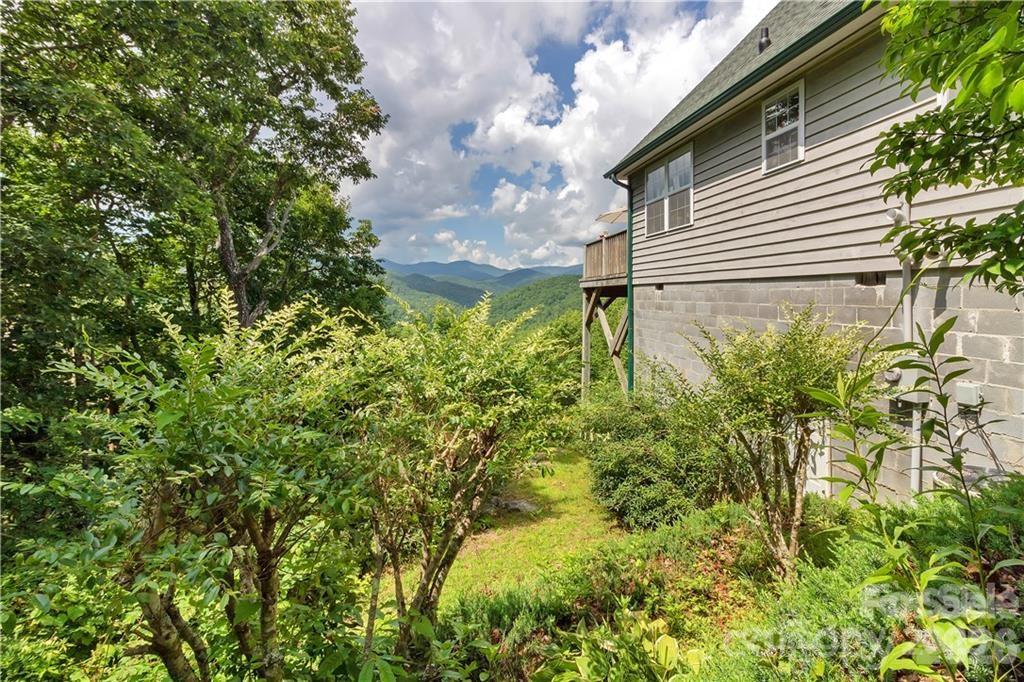 612 Old Home Place Road — Tuckasegee