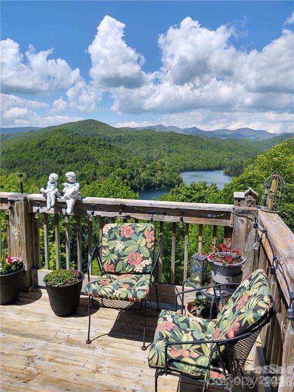 612 Old Home Place Road — Tuckasegee