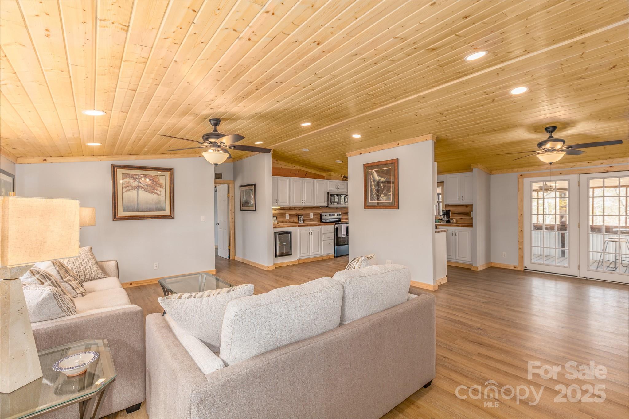 459 Vaughan Road — Spruce Pine