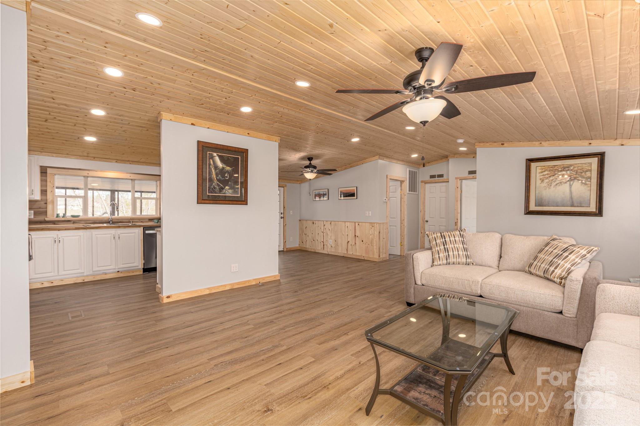459 Vaughan Road — Spruce Pine