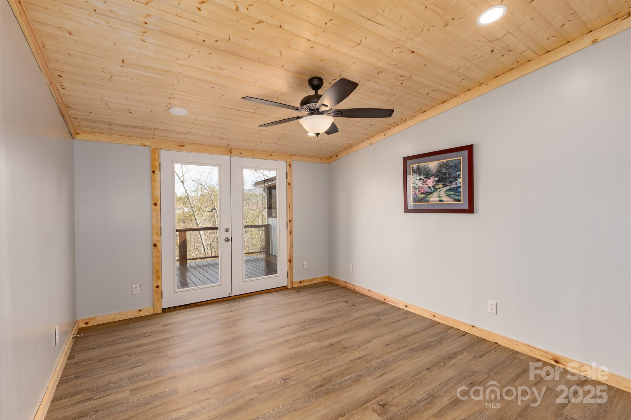 459 Vaughan Road — Spruce Pine