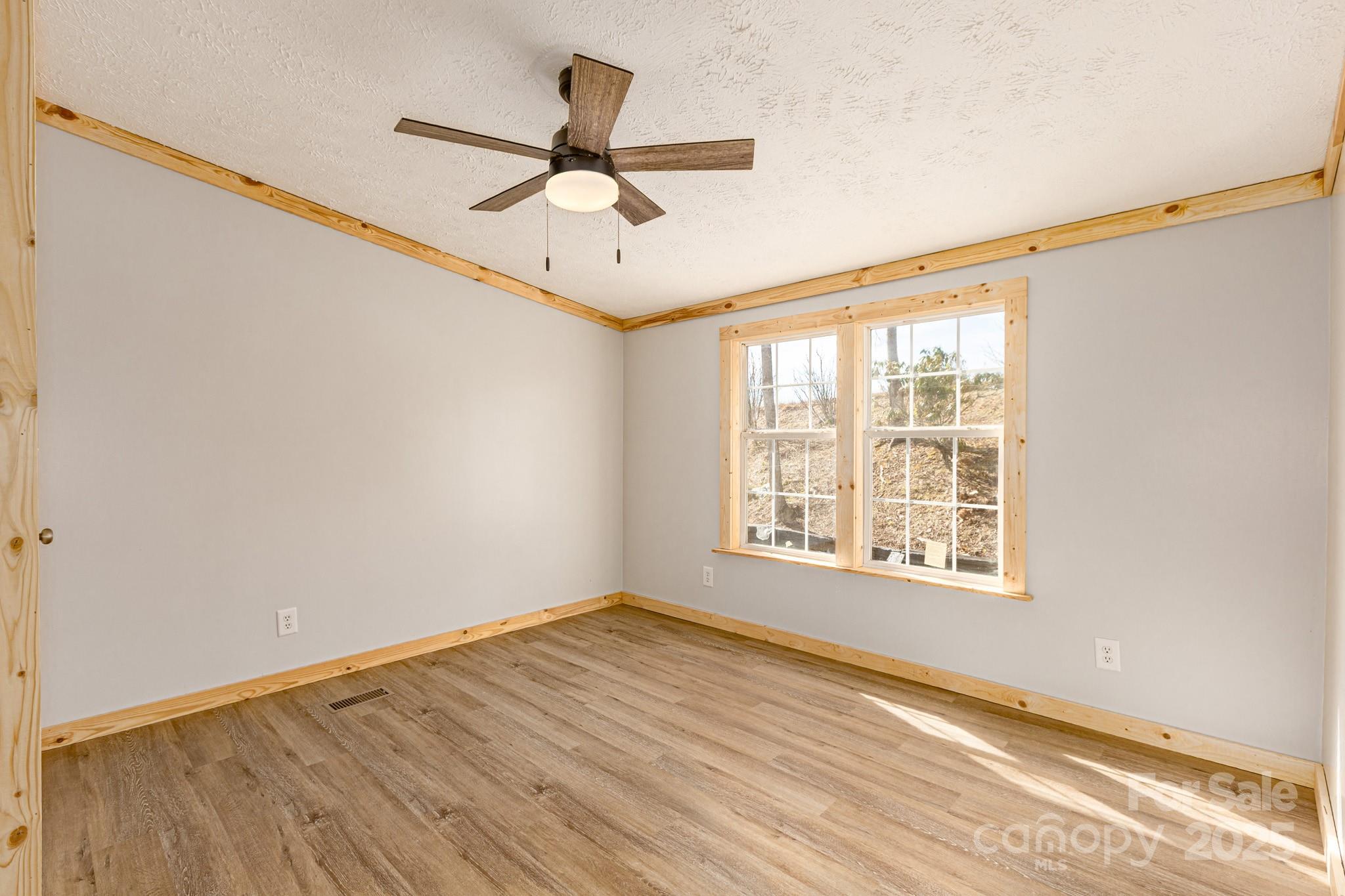 459 Vaughan Road — Spruce Pine