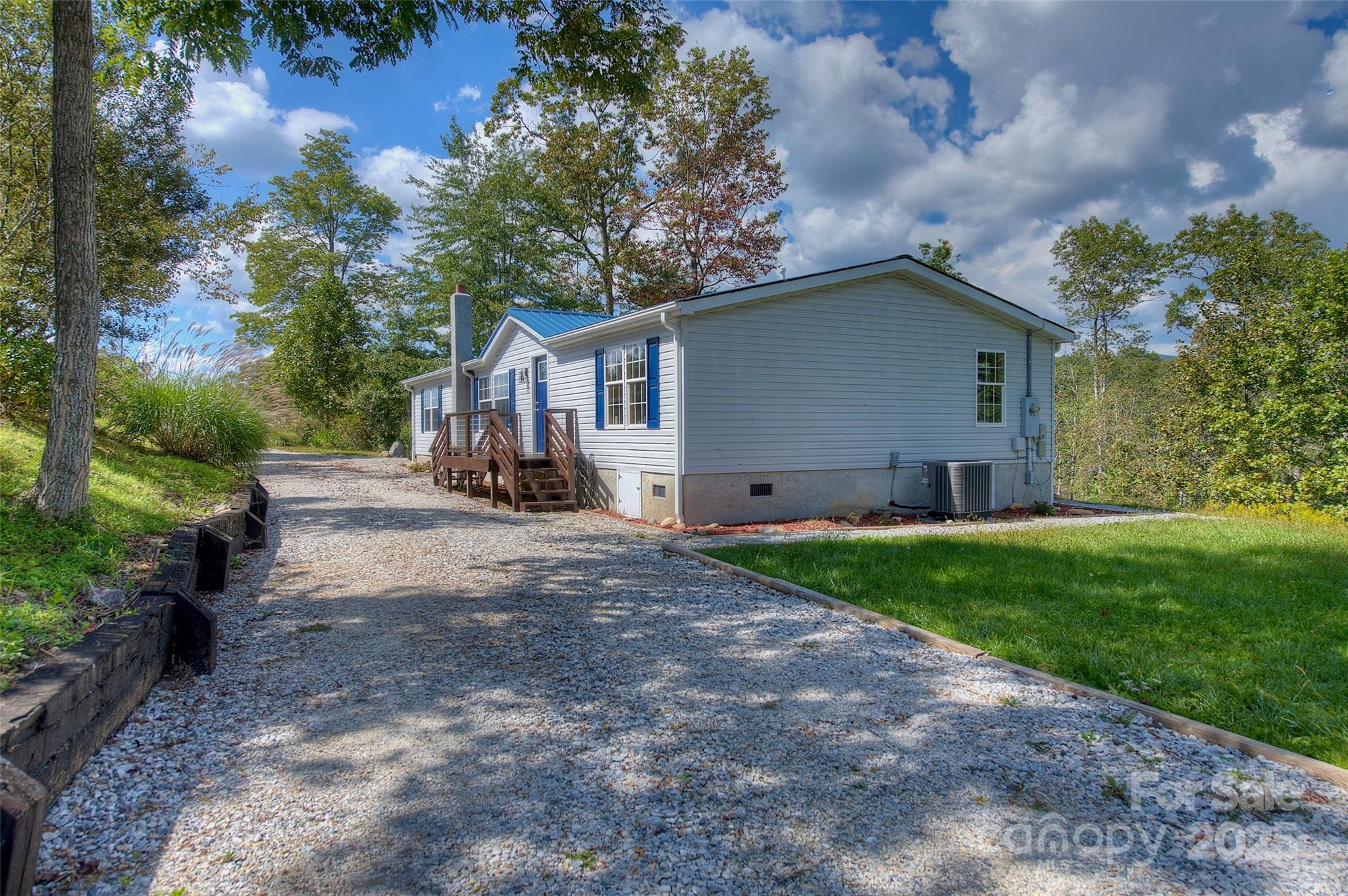 459 Vaughan Road — Spruce Pine