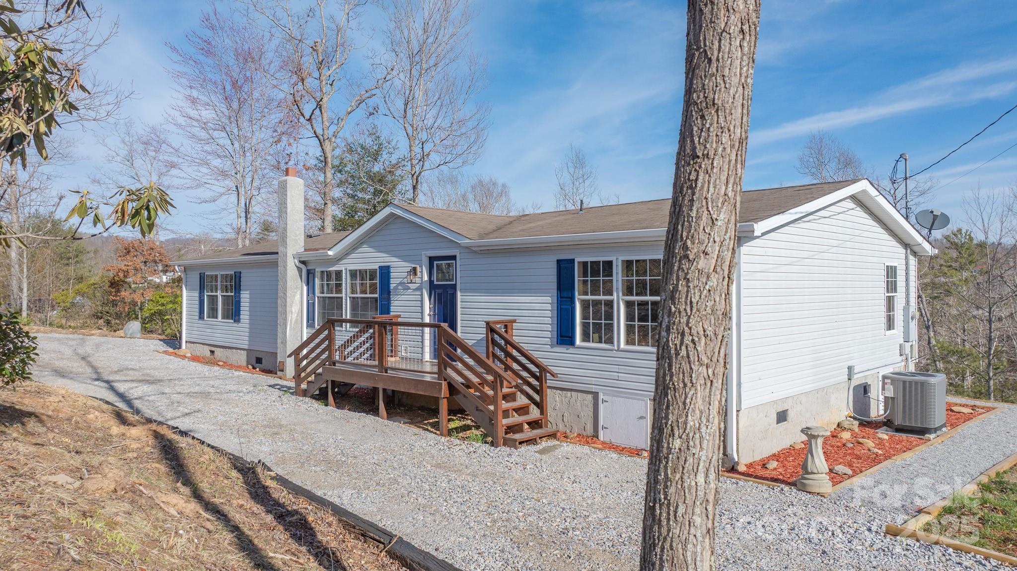 459 Vaughan Road — Spruce Pine