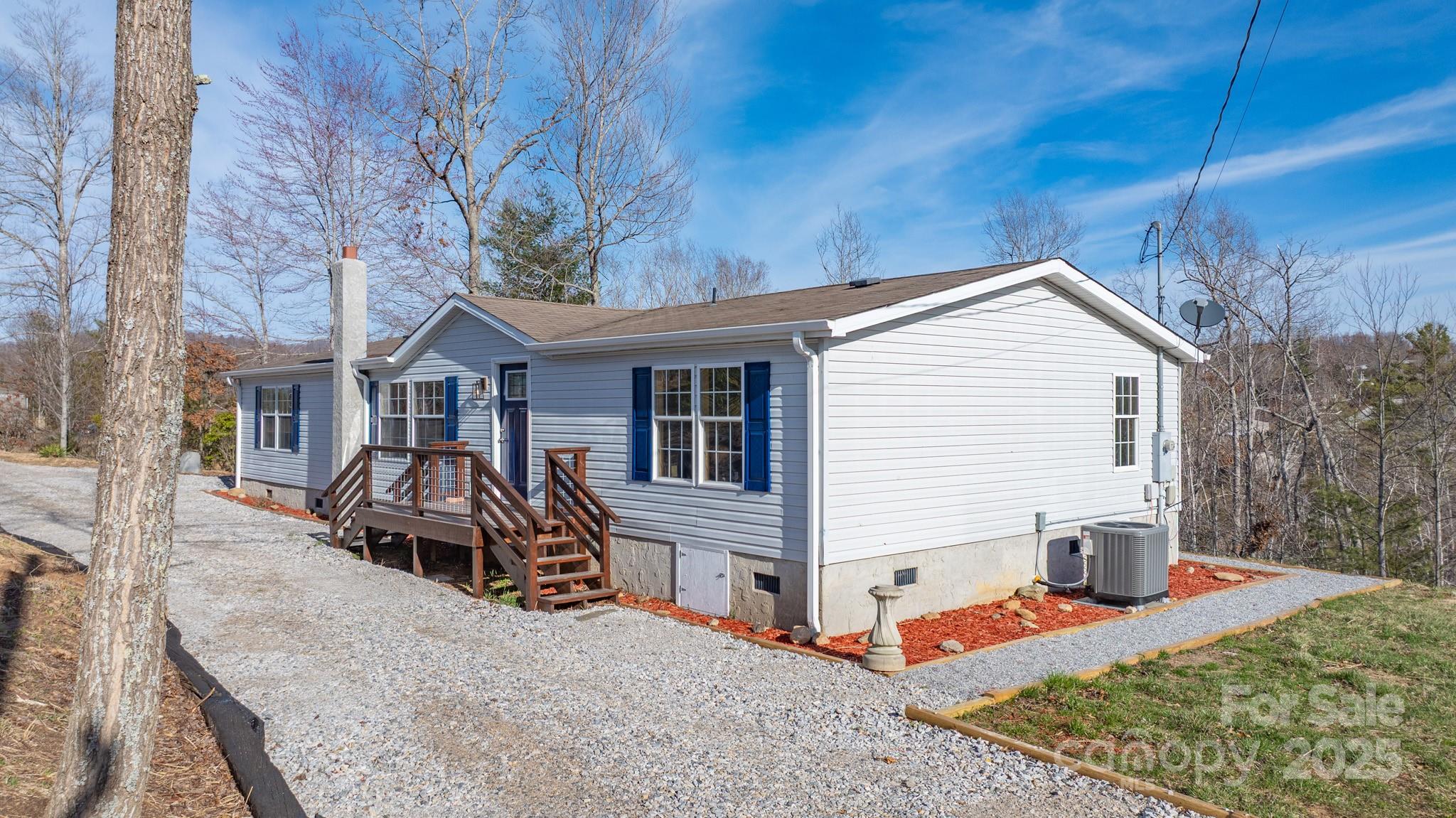 459 Vaughan Road — Spruce Pine