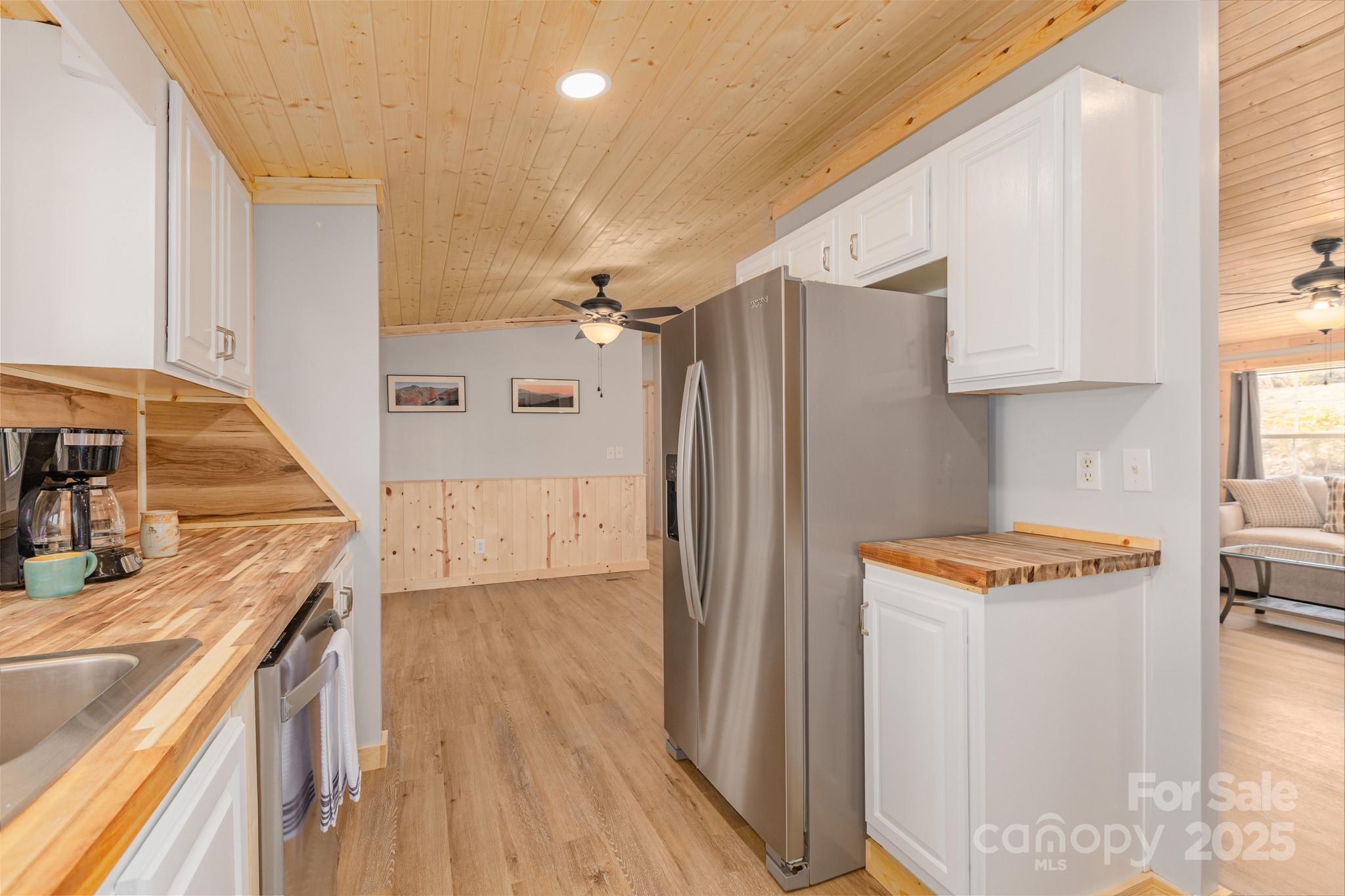 459 Vaughan Road — Spruce Pine