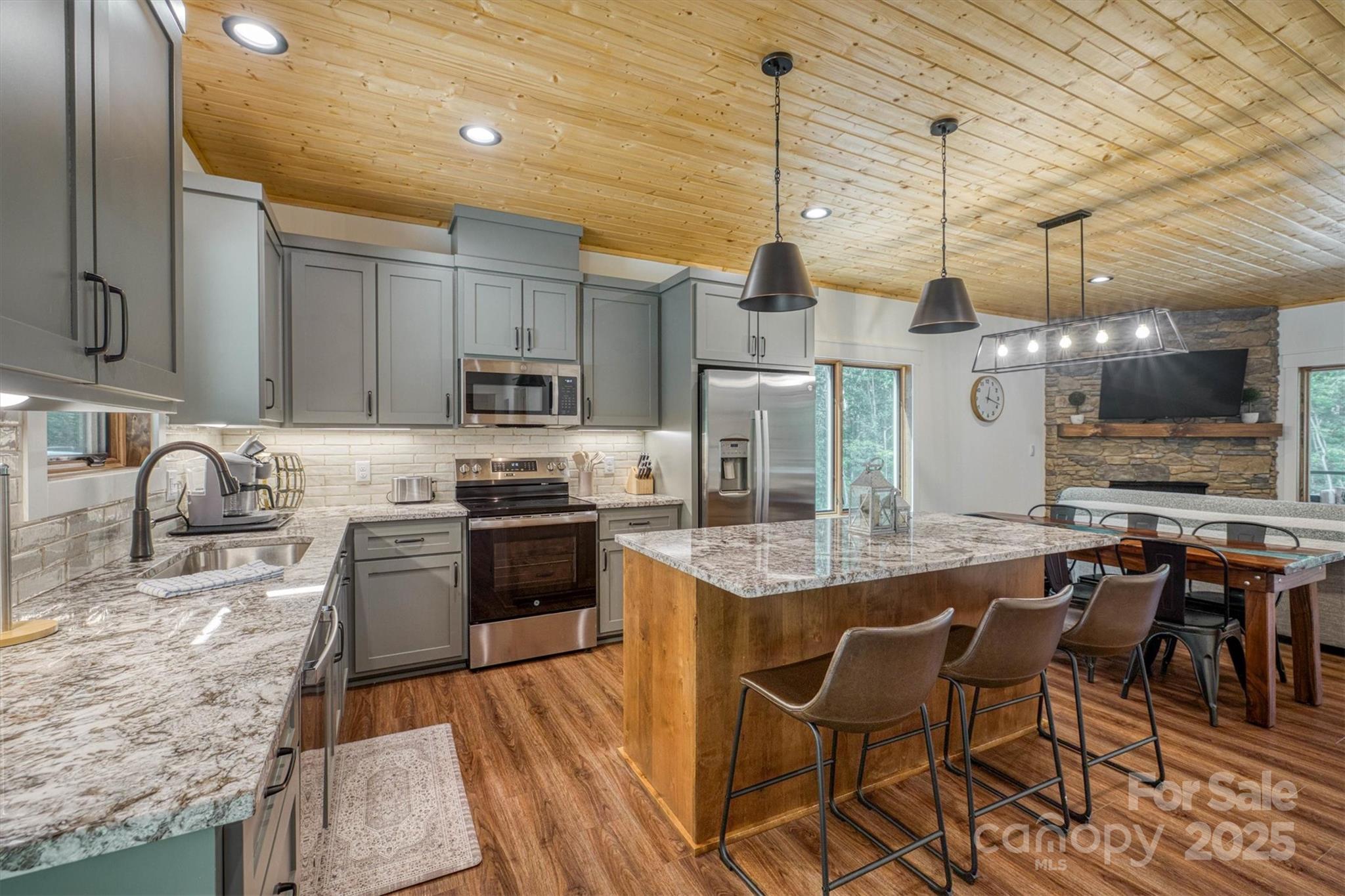 1370 Saylor Way #8 — Nebo