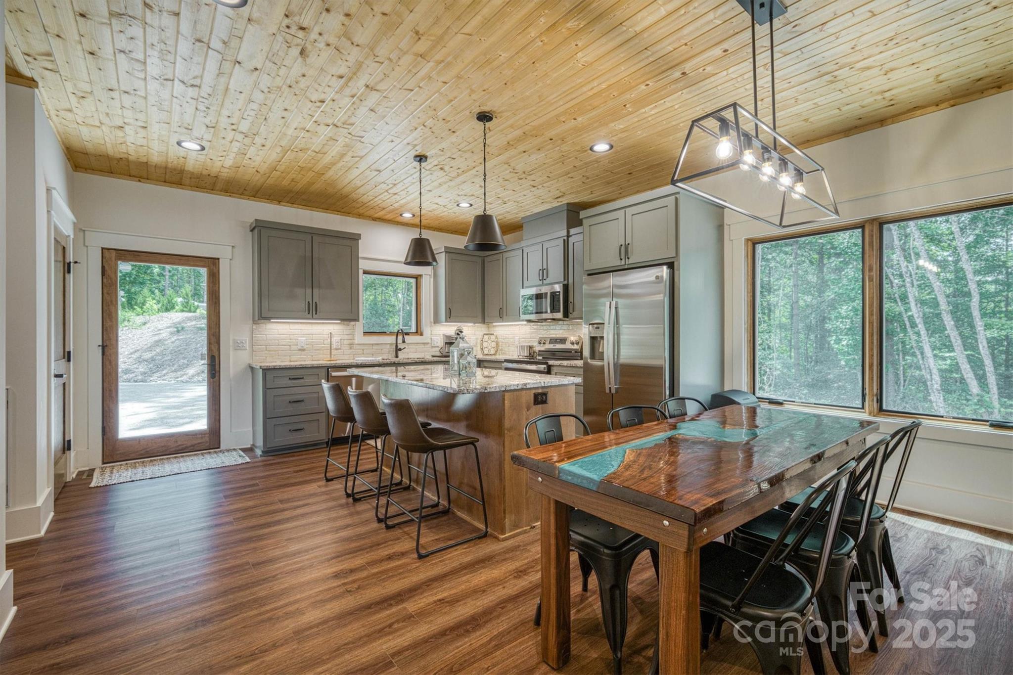 1370 Saylor Way #8 — Nebo