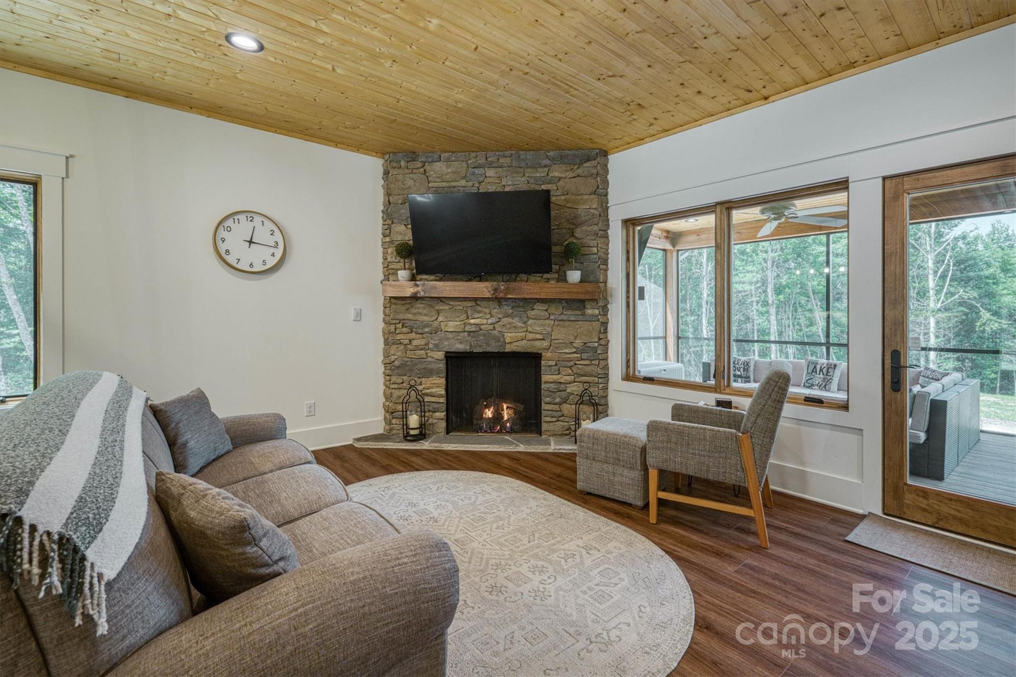 1370 Saylor Way #8 — Nebo