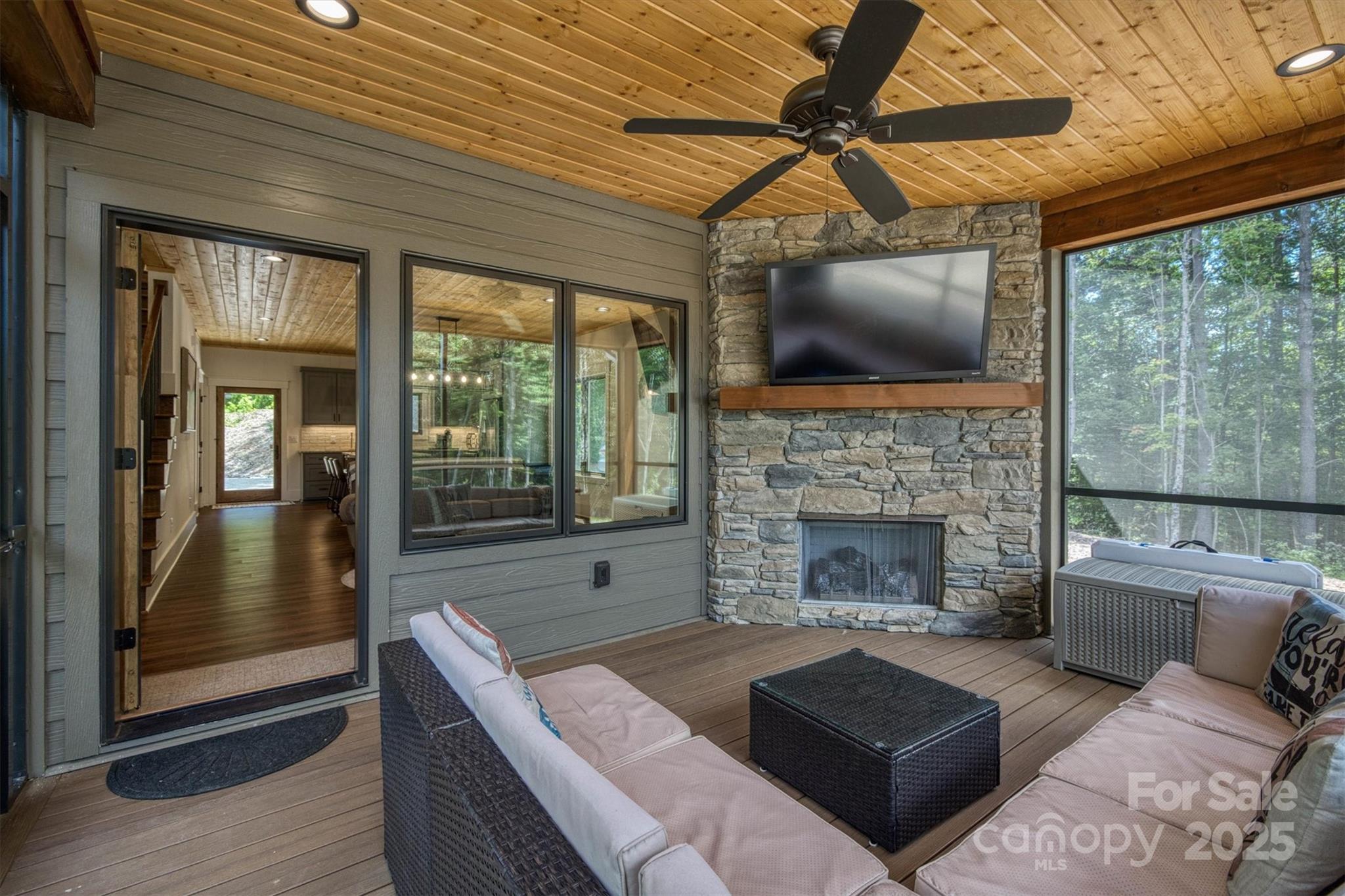 1370 Saylor Way #8 — Nebo