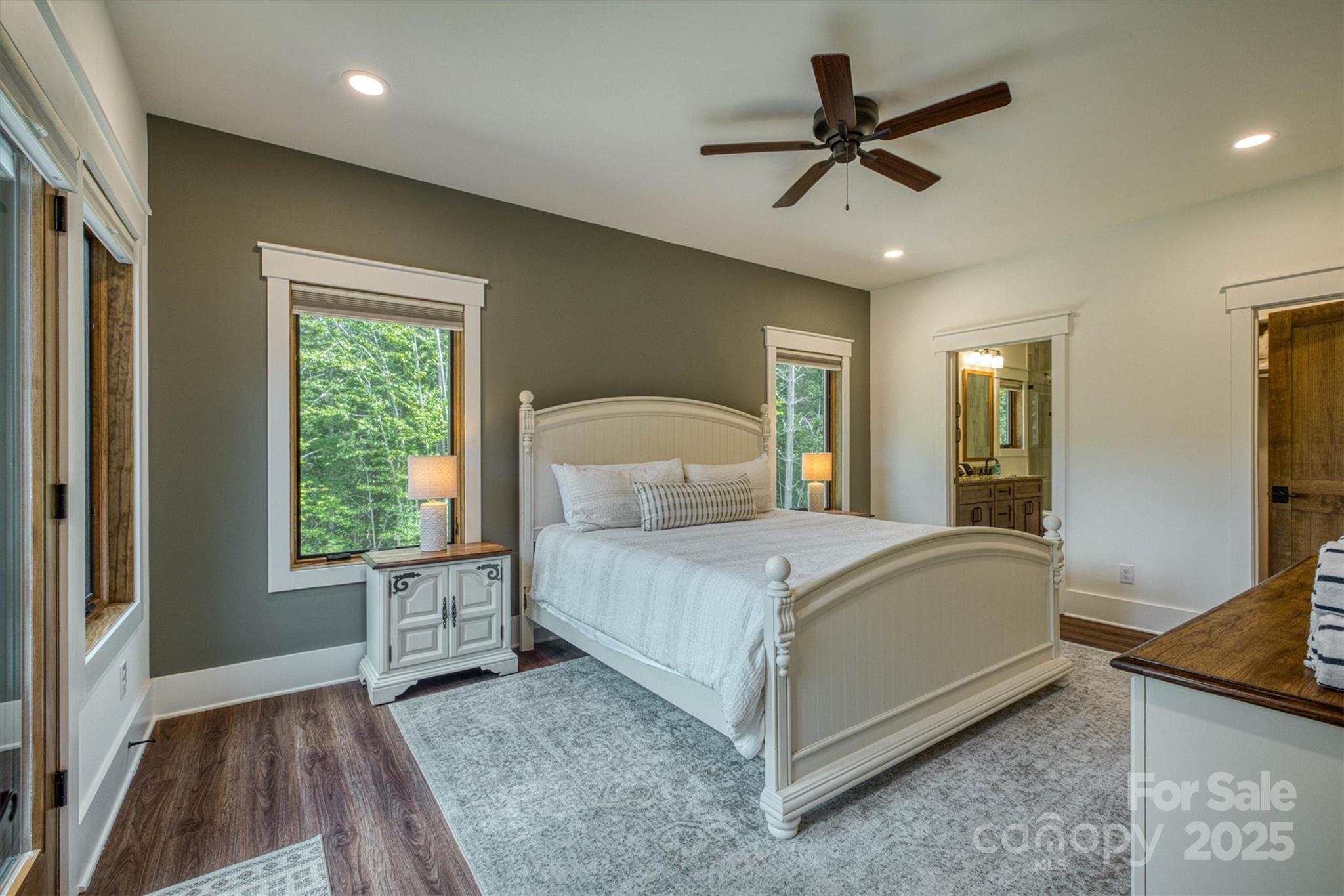 1370 Saylor Way #8 — Nebo