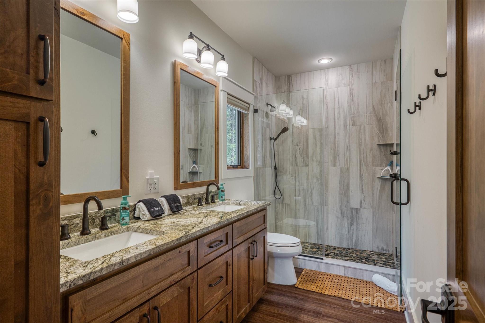 1370 Saylor Way #8 — Nebo