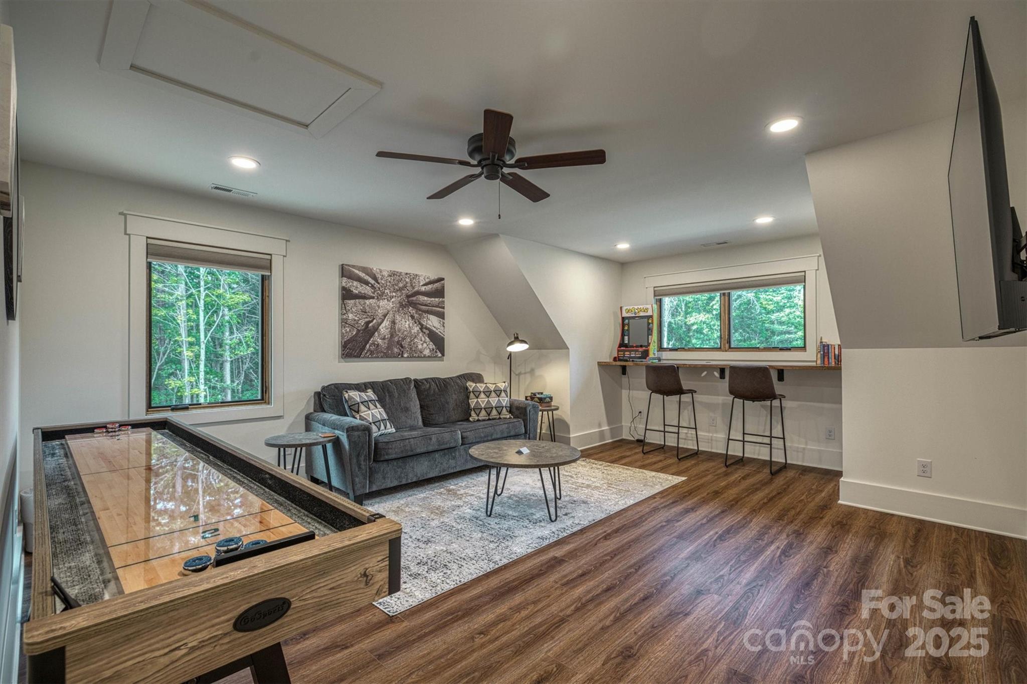 1370 Saylor Way #8 — Nebo
