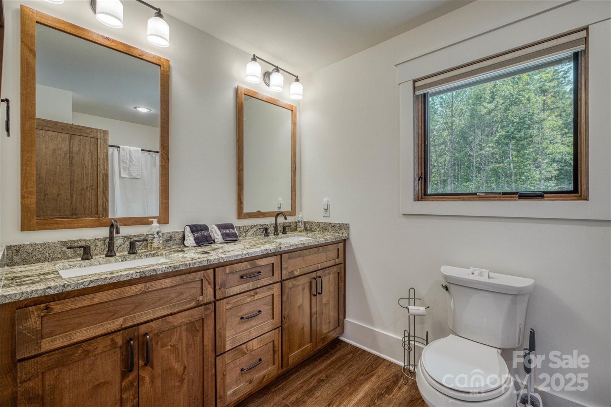 1370 Saylor Way #8 — Nebo