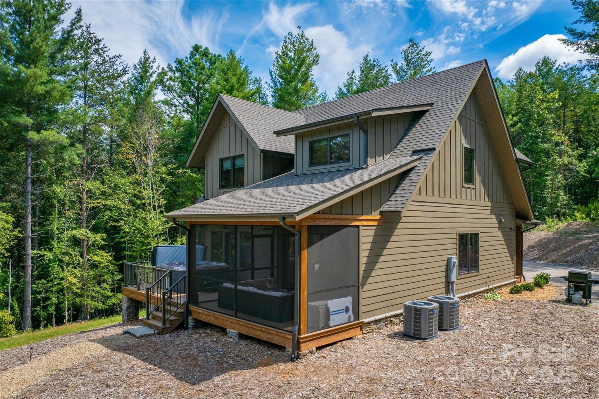 1370 Saylor Way #8 — Nebo