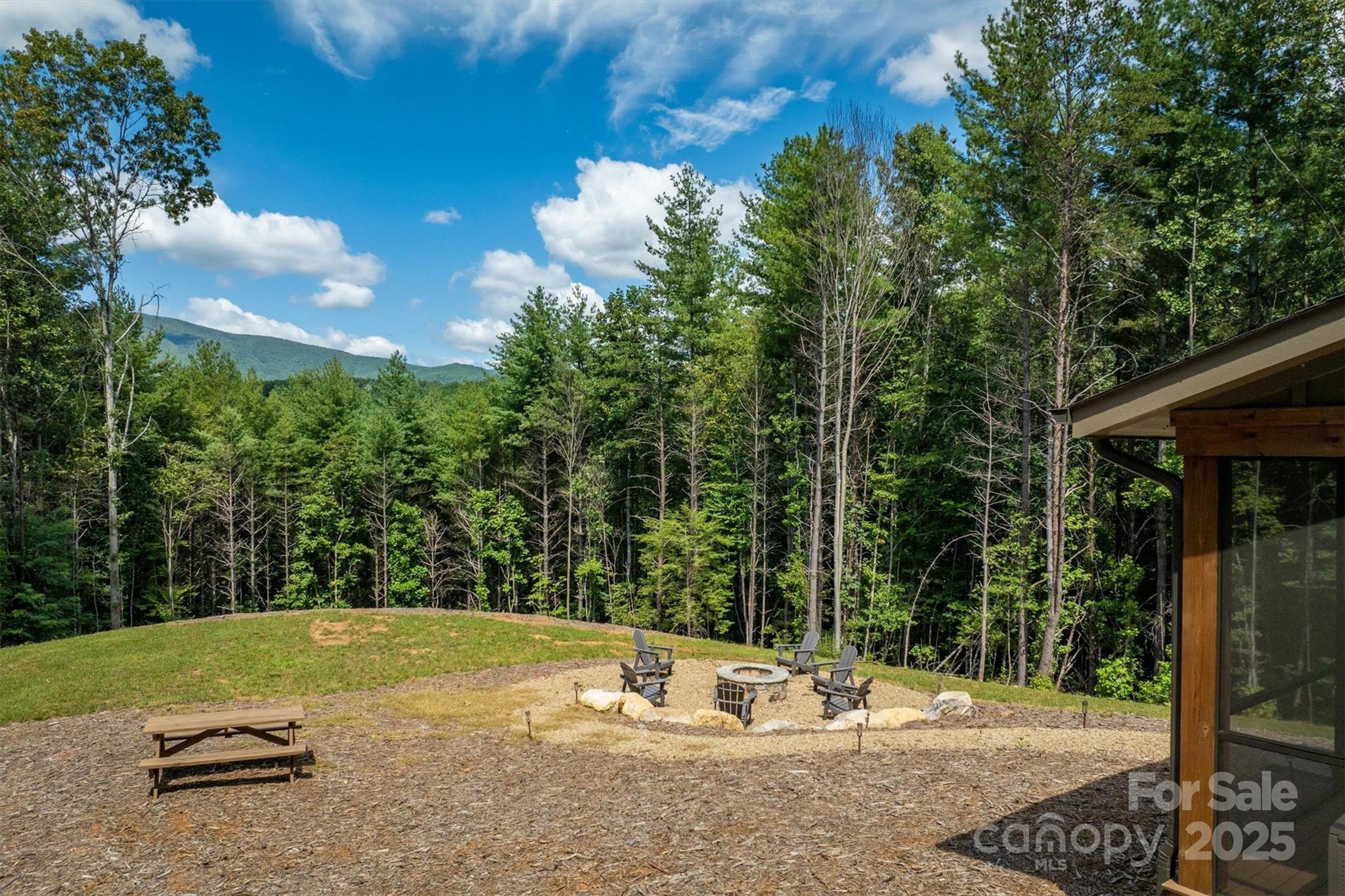 1370 Saylor Way #8 — Nebo