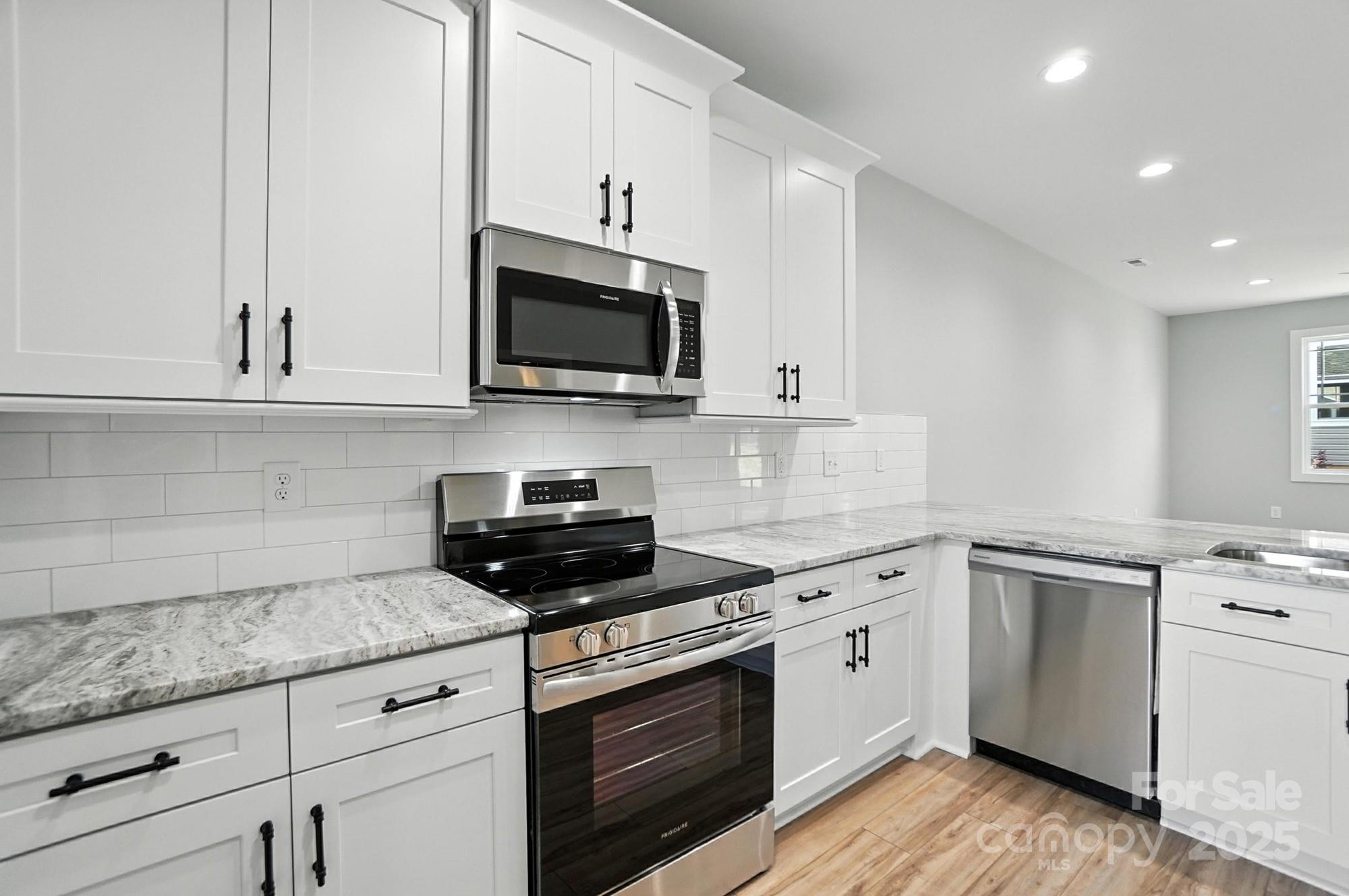 1524 29th Street SE — Hickory