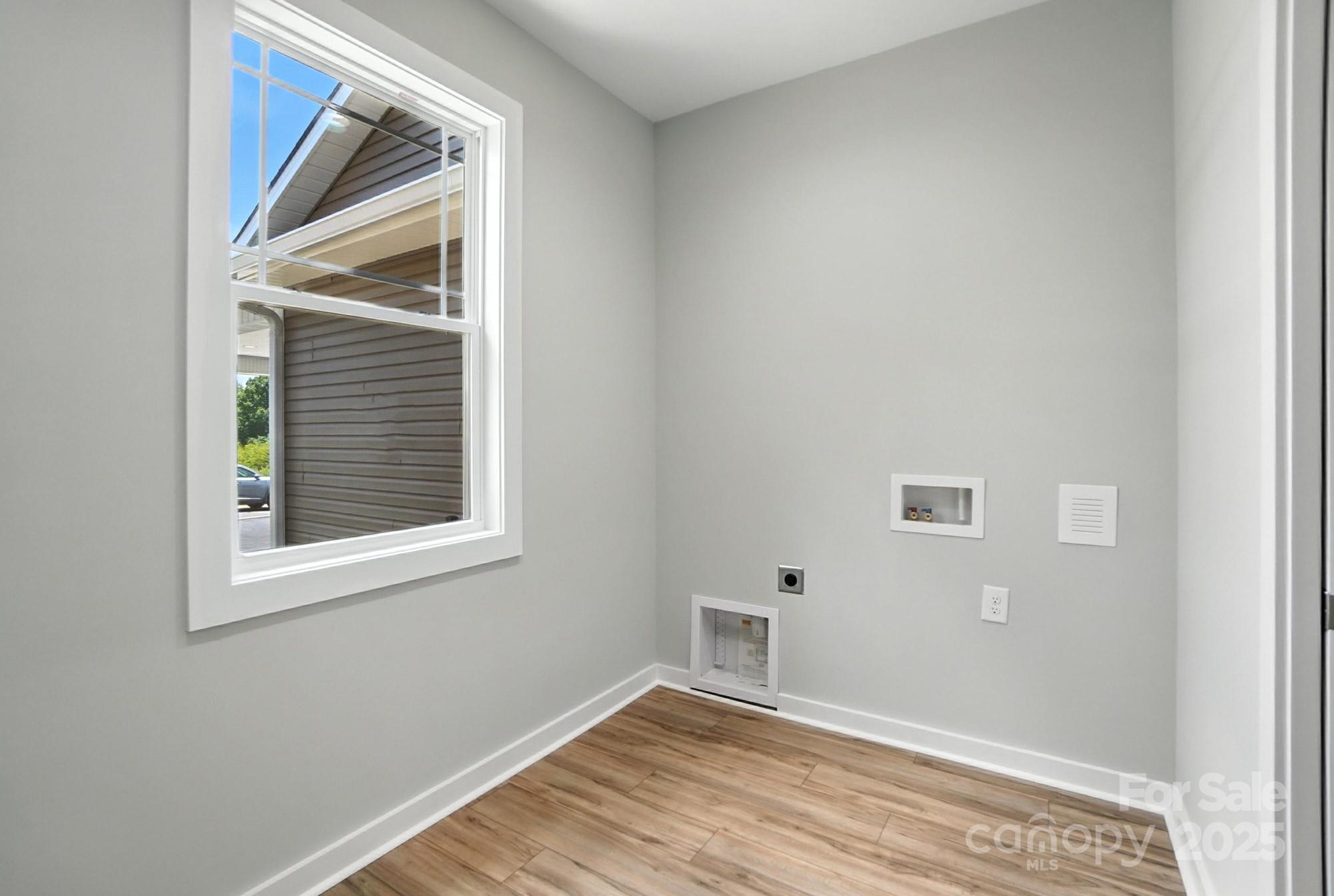 1524 29th Street SE — Hickory