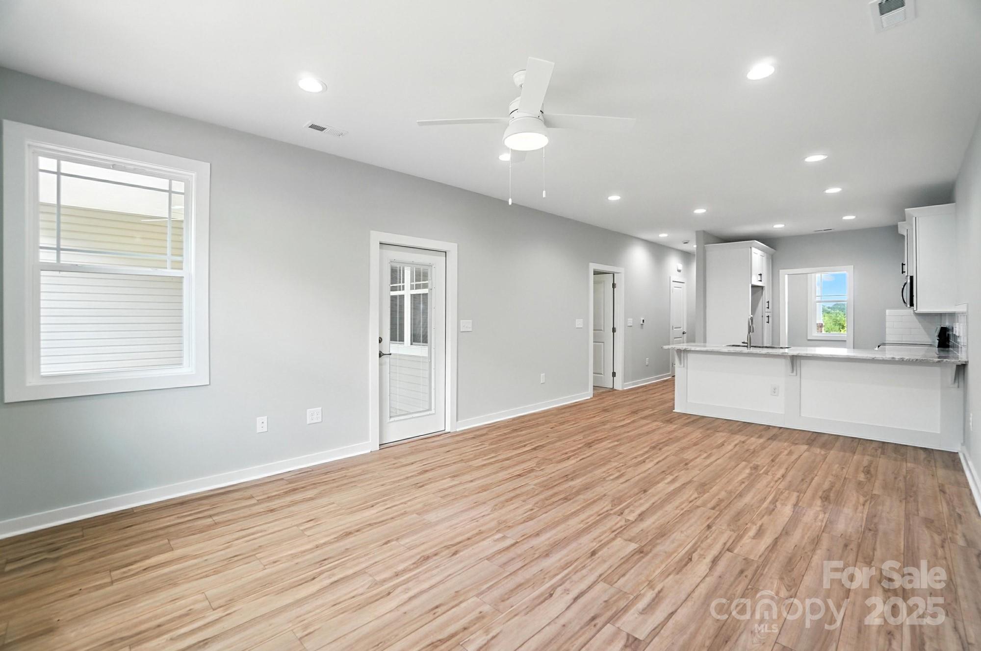 1524 29th Street SE — Hickory