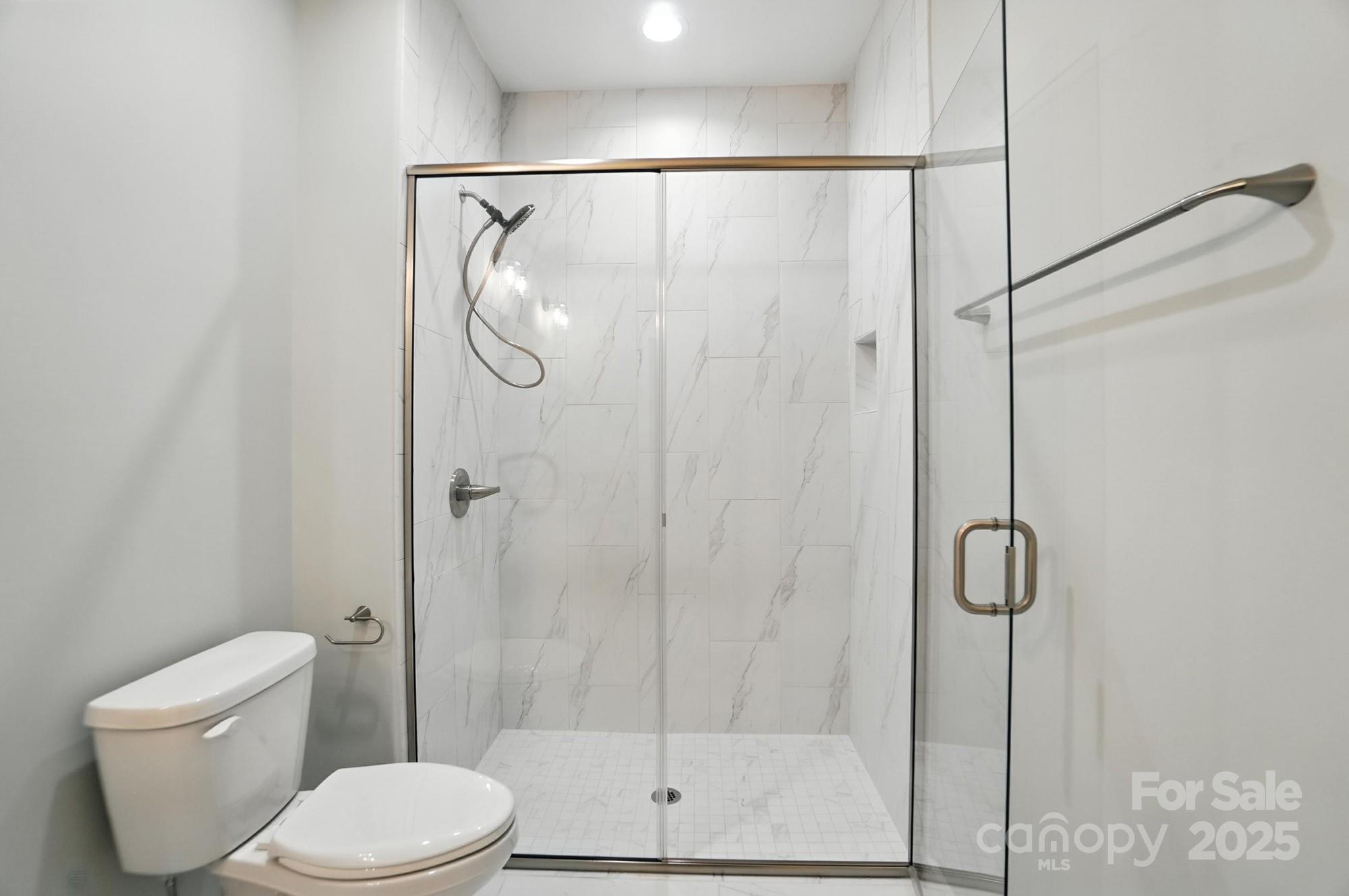 1524 29th Street SE — Hickory
