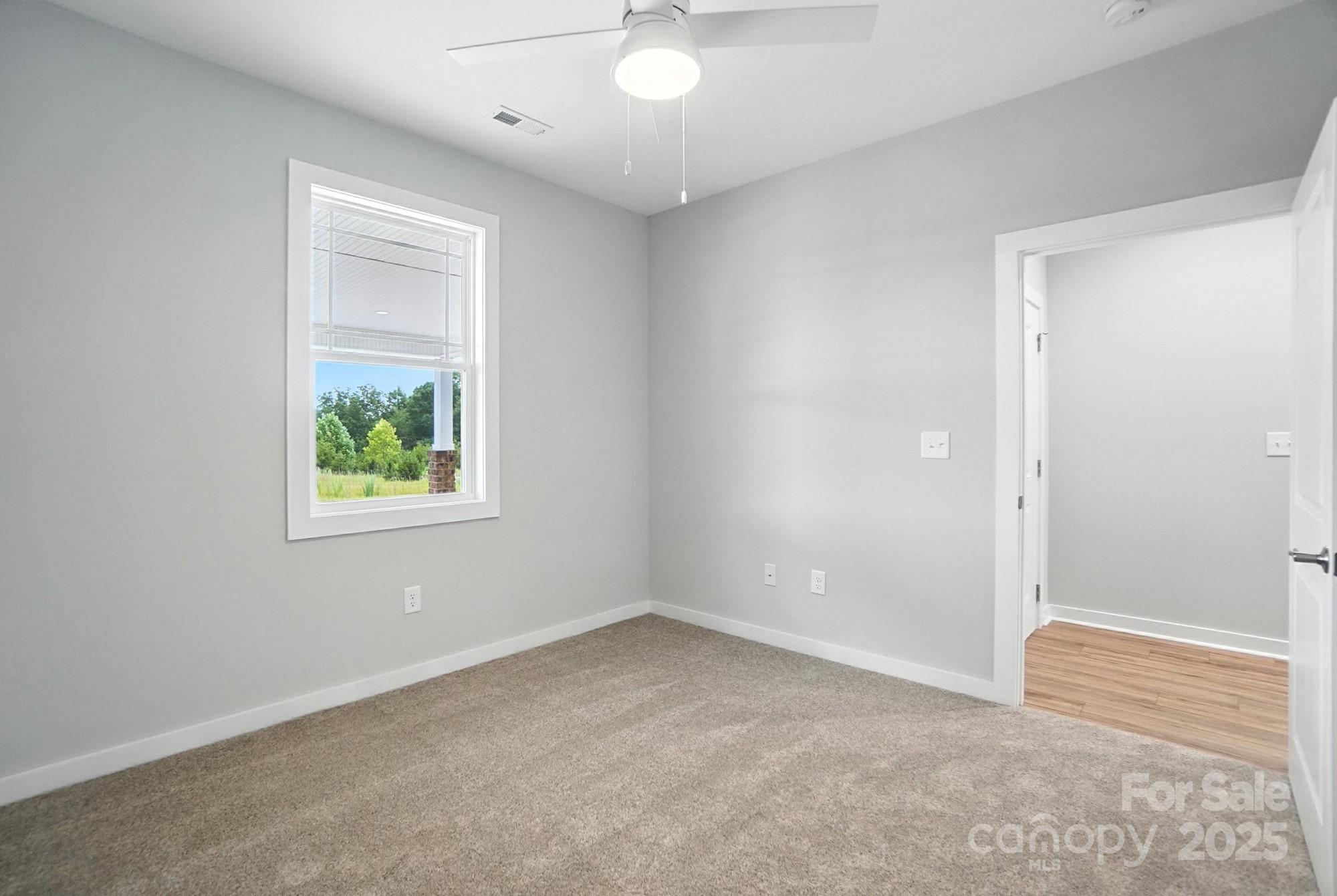 1524 29th Street SE — Hickory