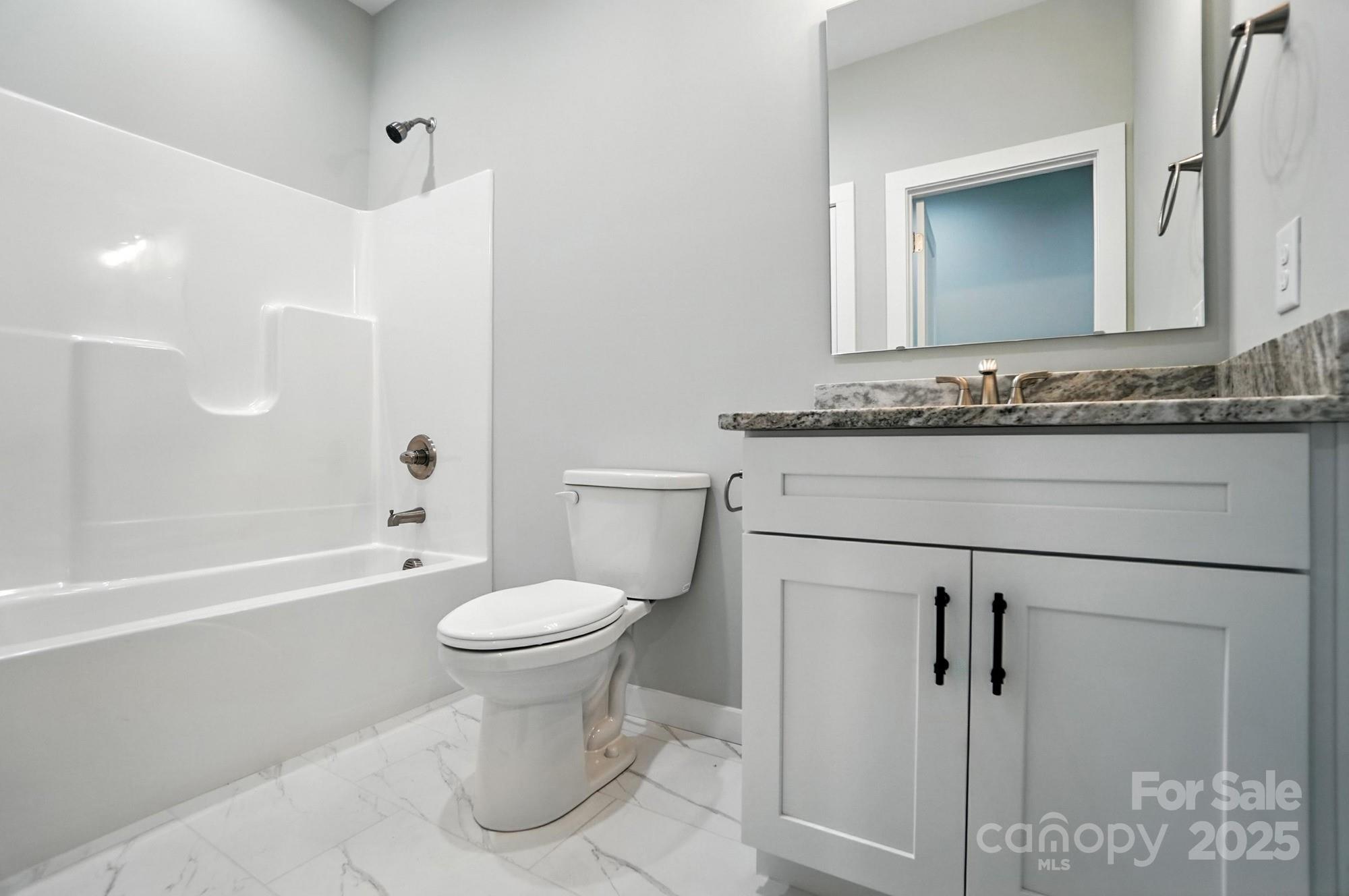 1524 29th Street SE — Hickory