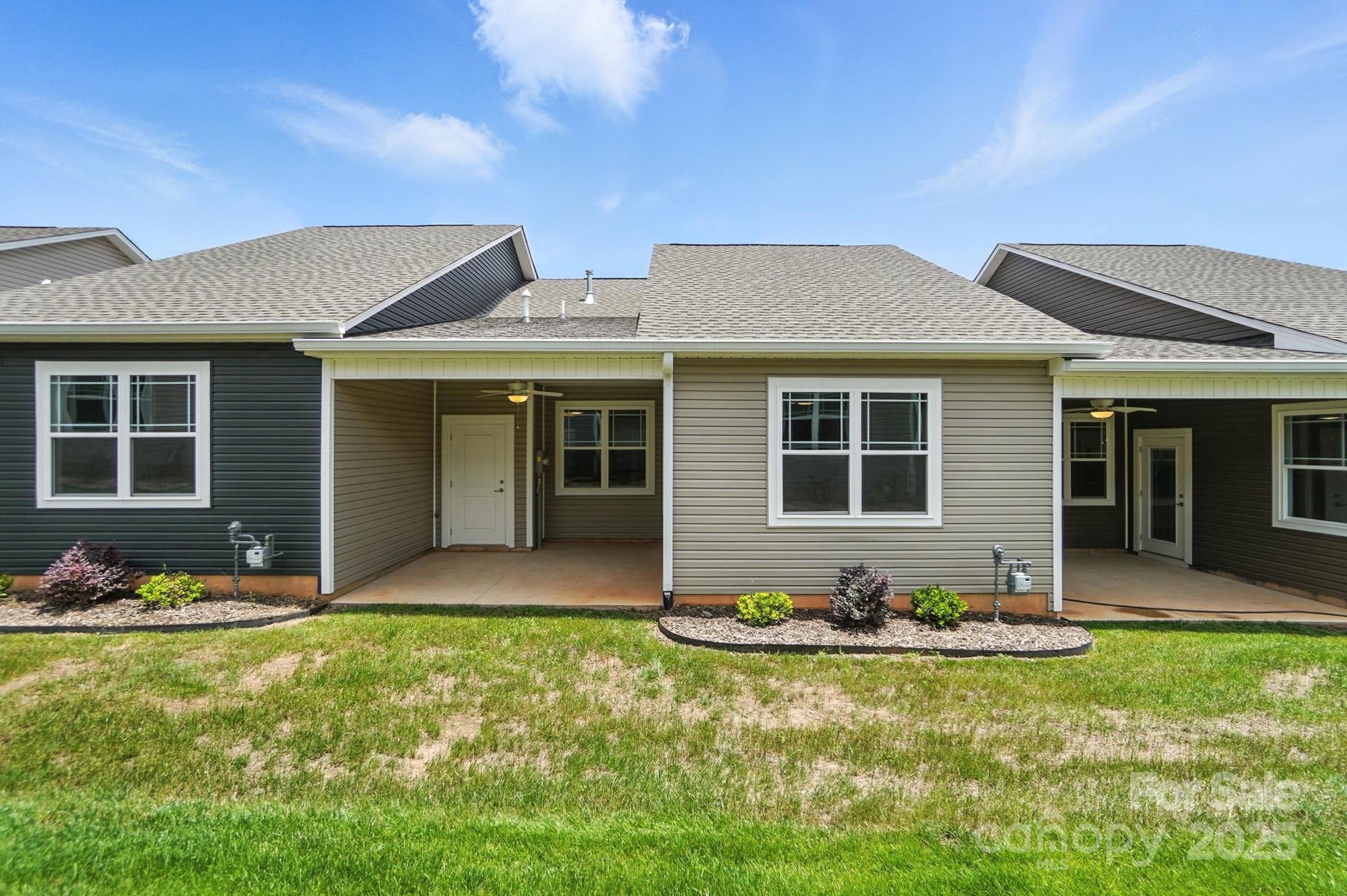 1524 29th Street SE — Hickory