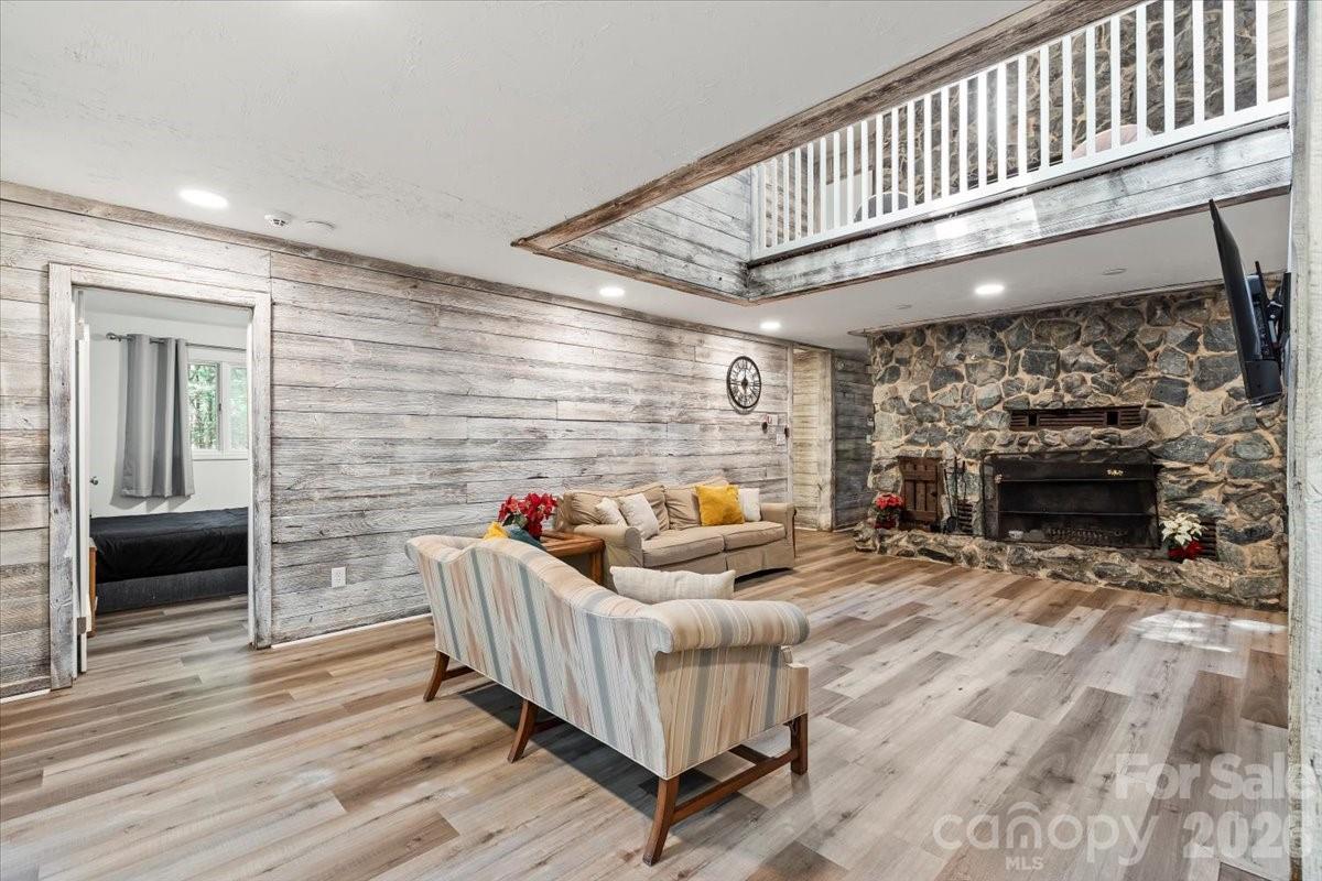 1715 Union Road — Matthews