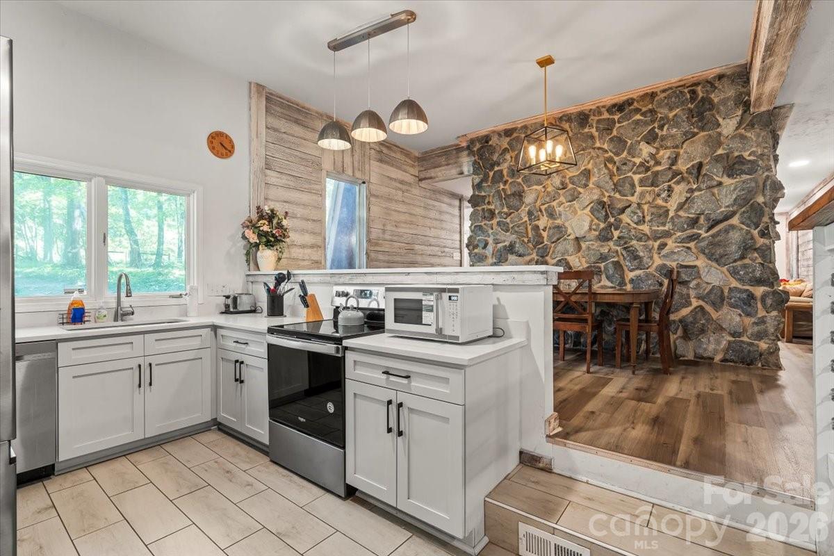 1715 Union Road — Matthews