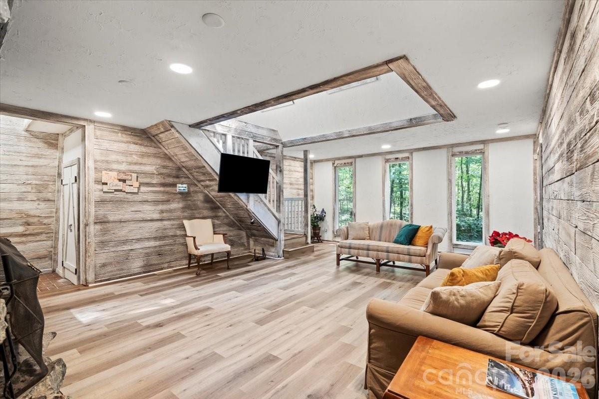 1715 Union Road — Matthews