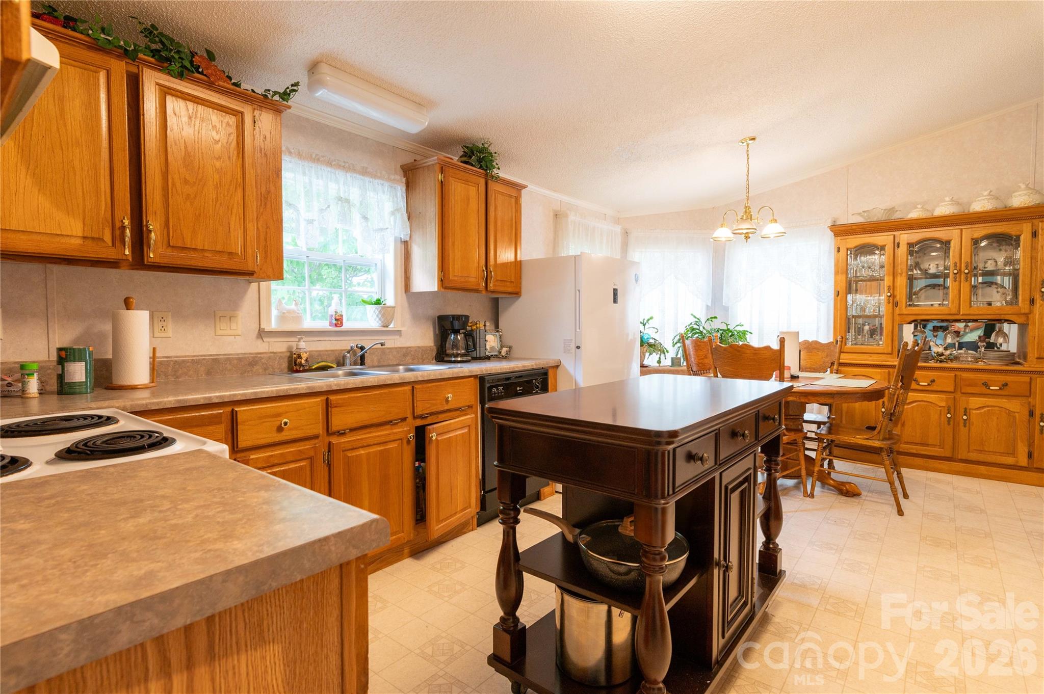 98 Cardinal Lane — Burnsville