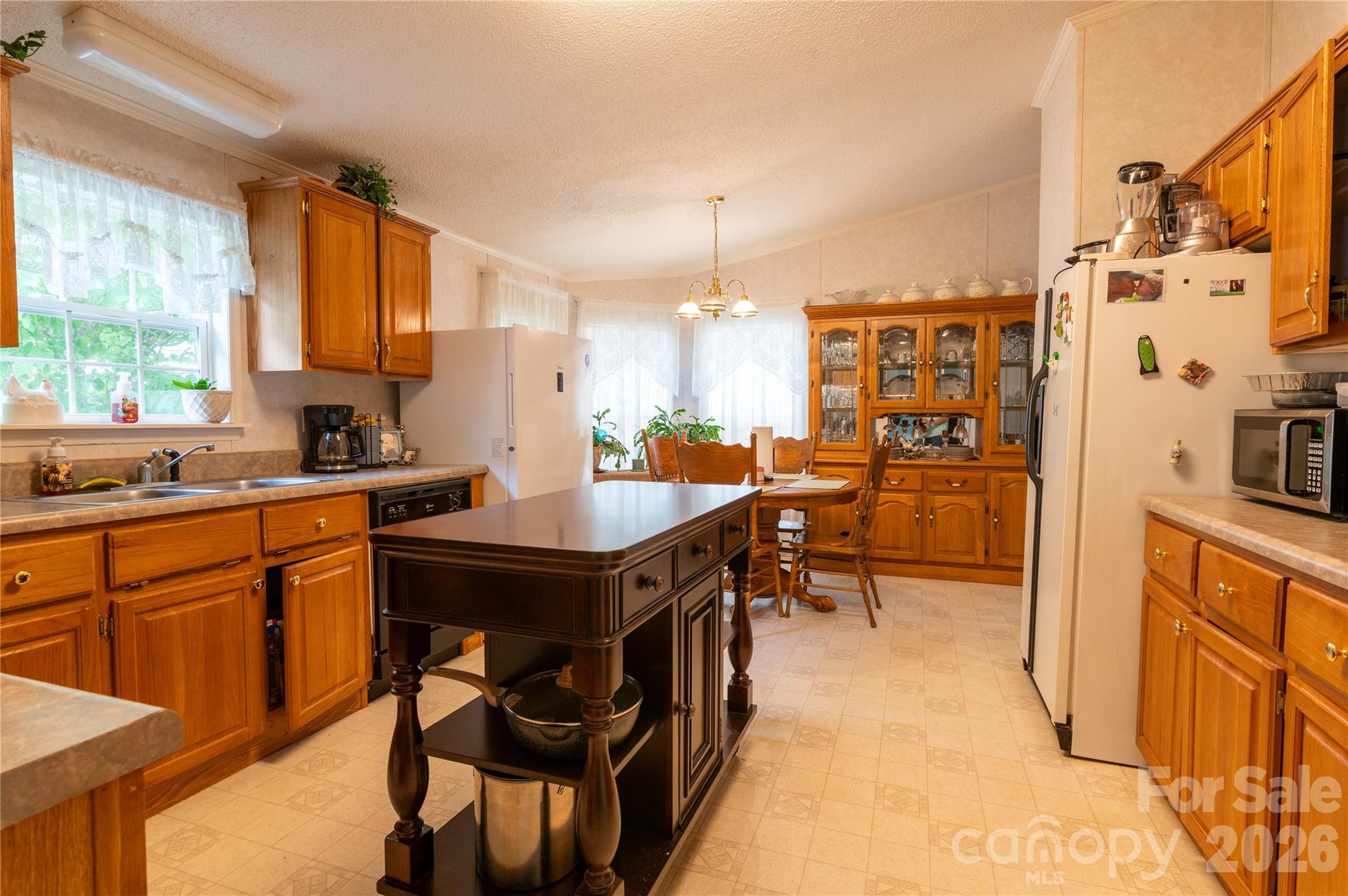 98 Cardinal Lane — Burnsville