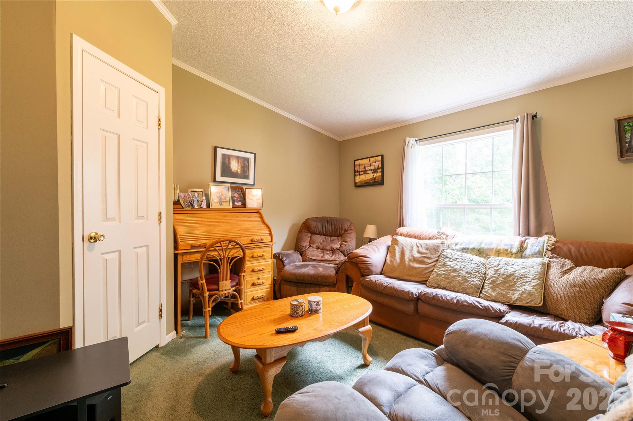 98 Cardinal Lane — Burnsville