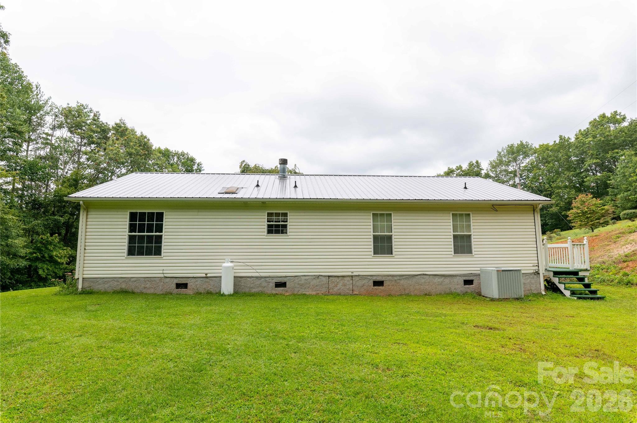 98 Cardinal Lane — Burnsville