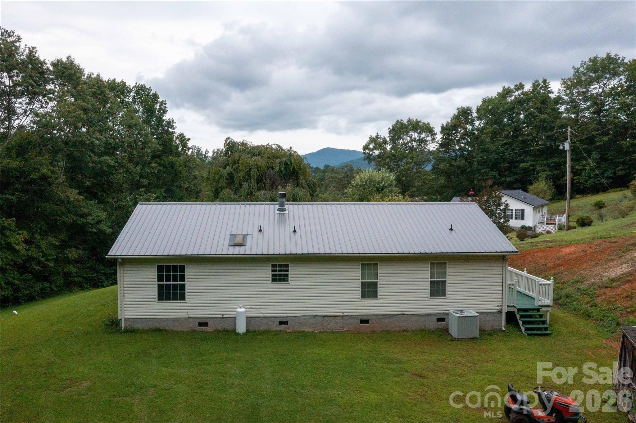 98 Cardinal Lane — Burnsville