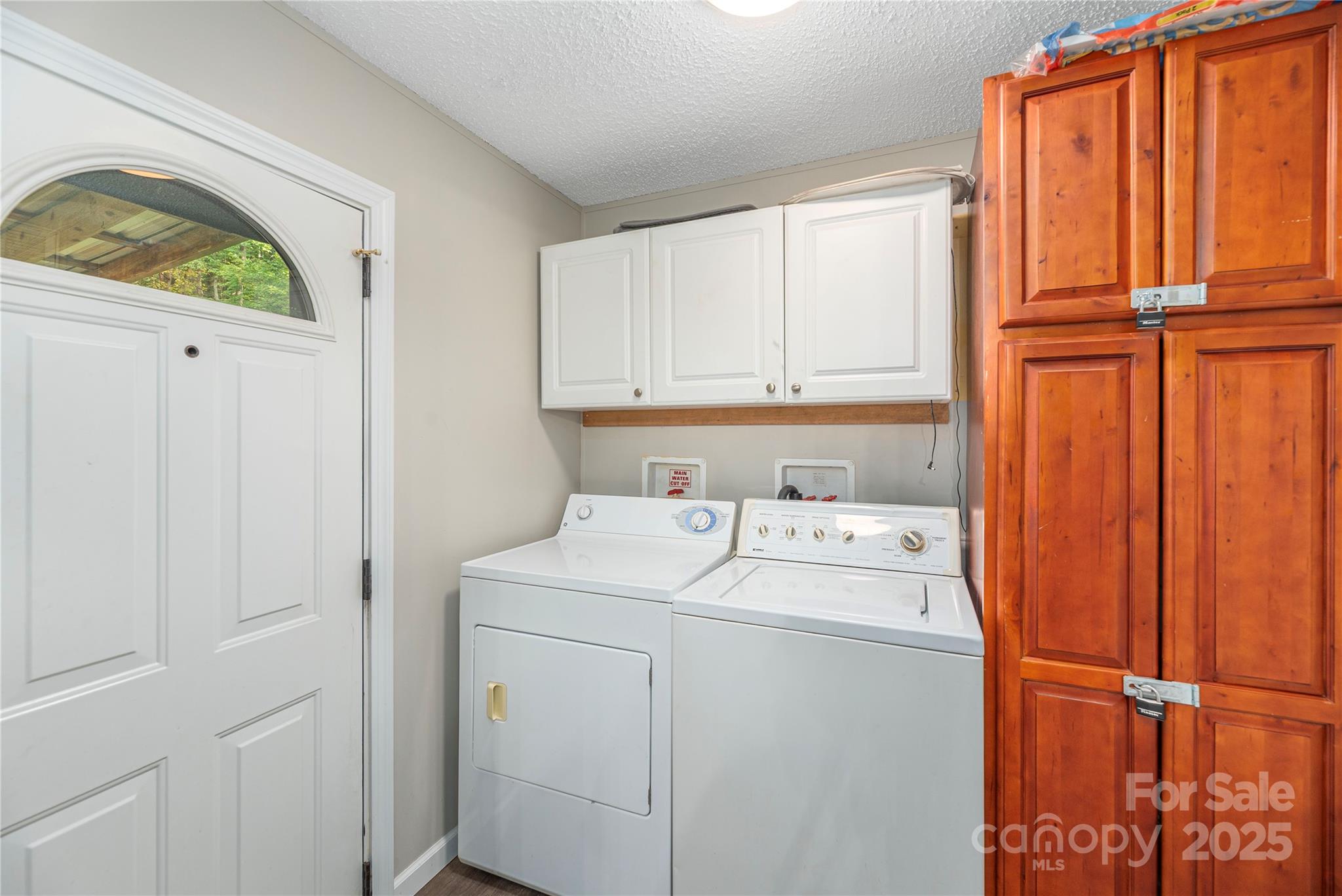 9781 Nc 209 Highway — Hot Springs
