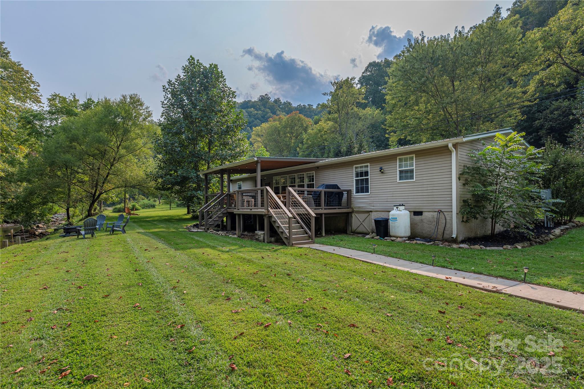 9781 Nc 209 Highway — Hot Springs