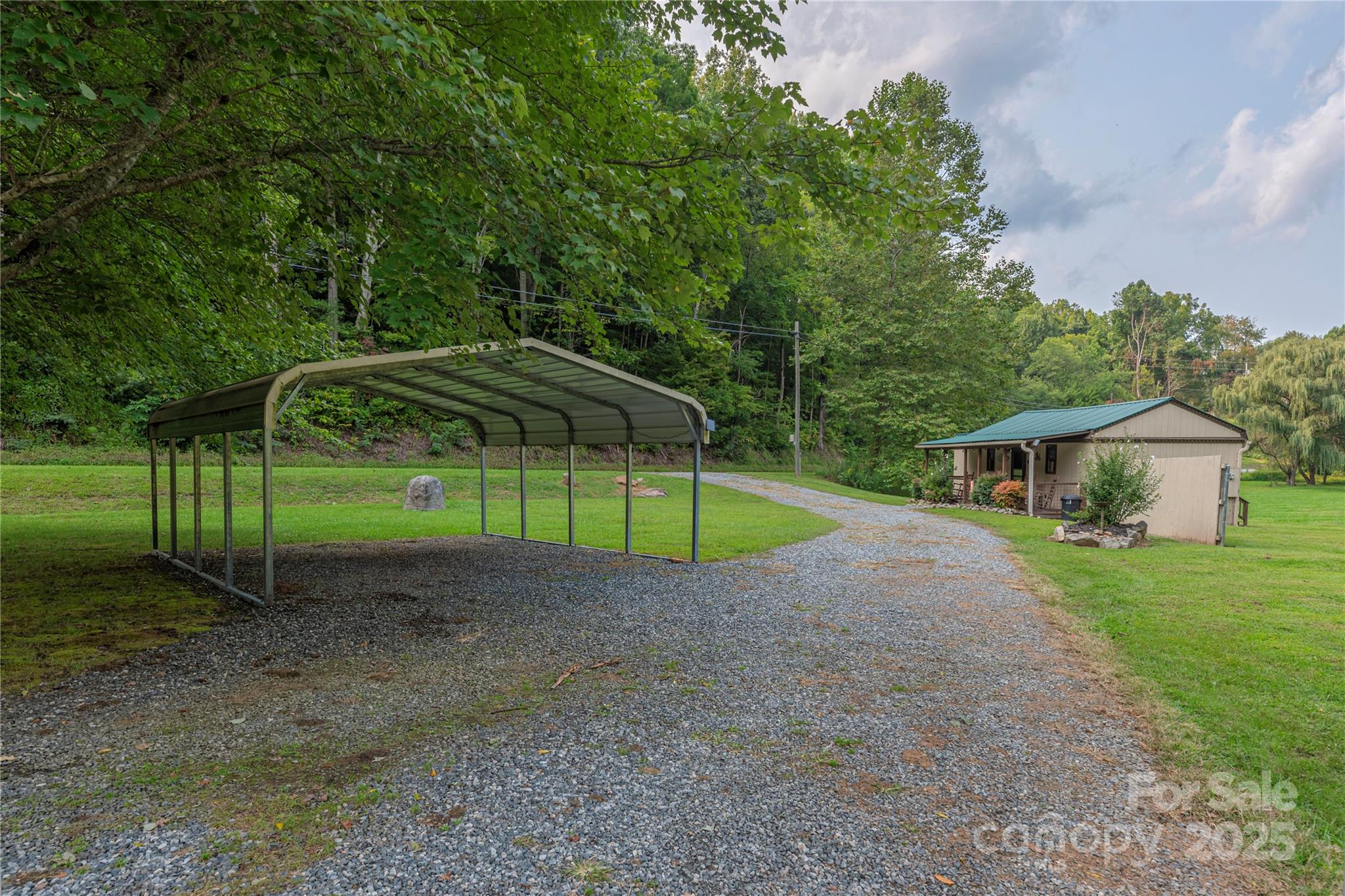 9781 Nc 209 Highway — Hot Springs