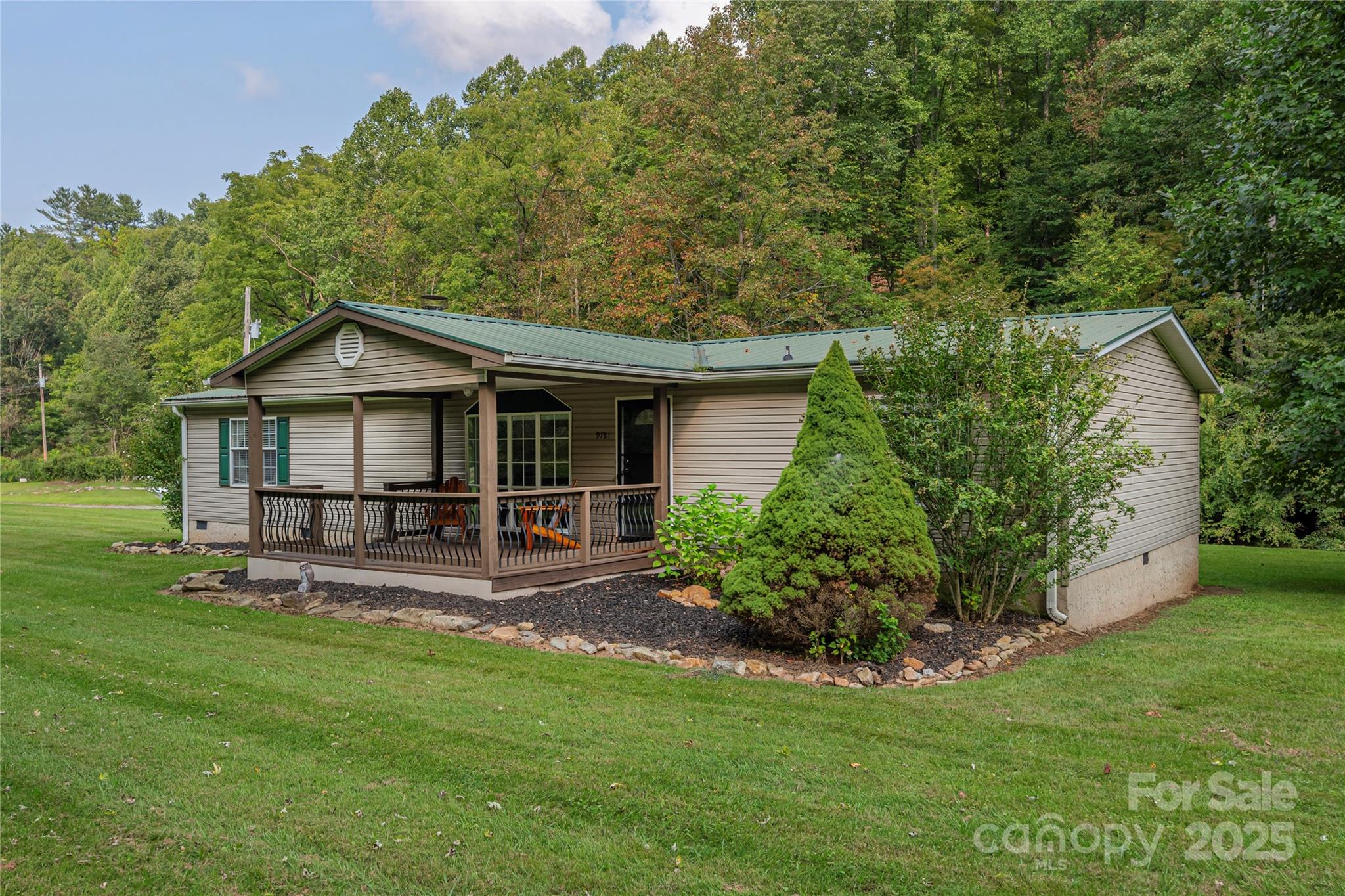 9781 Nc 209 Highway — Hot Springs